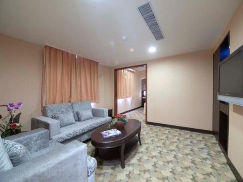 Metropolis Hotel Таоуан Екстериор снимка