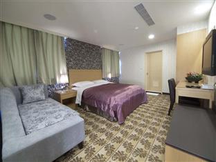 Metropolis Hotel Таоуан Екстериор снимка