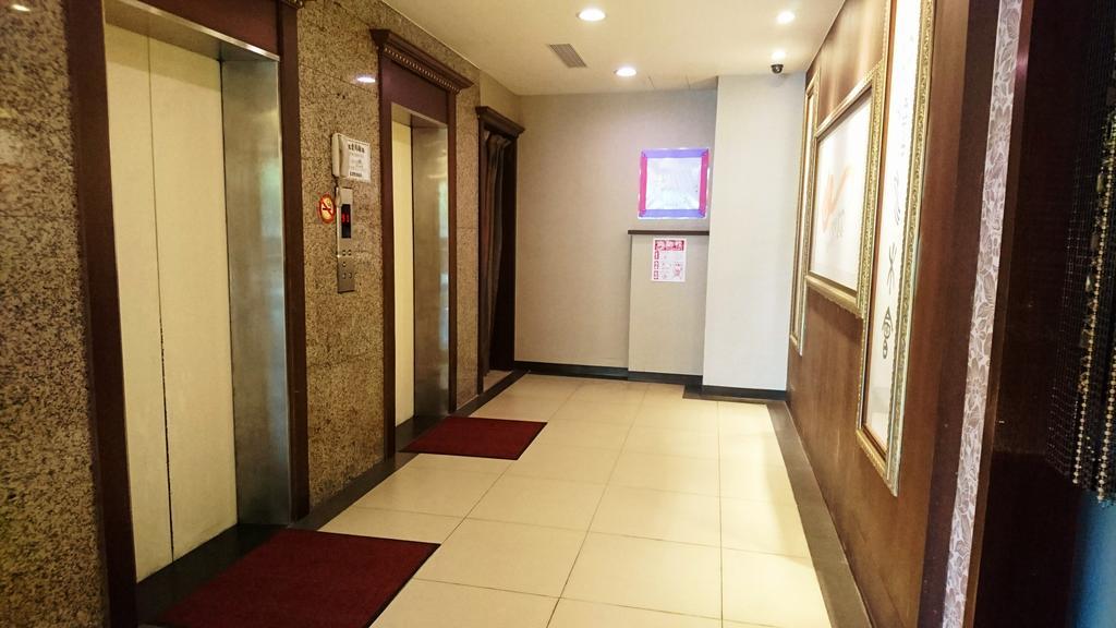 Metropolis Hotel Таоуан Екстериор снимка