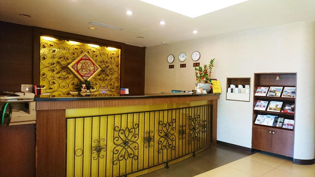 Metropolis Hotel Таоуан Екстериор снимка