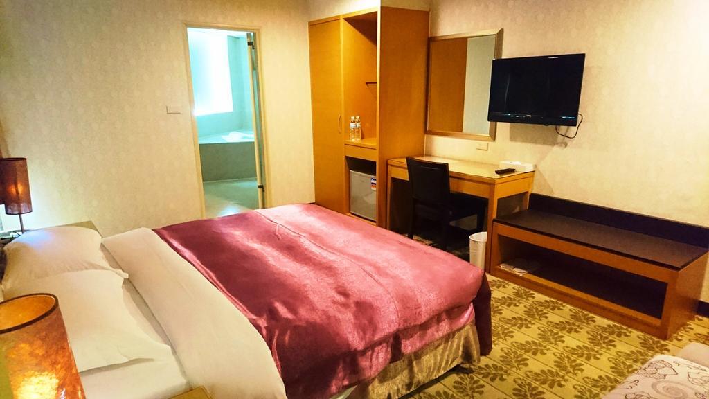 Metropolis Hotel Таоуан Екстериор снимка